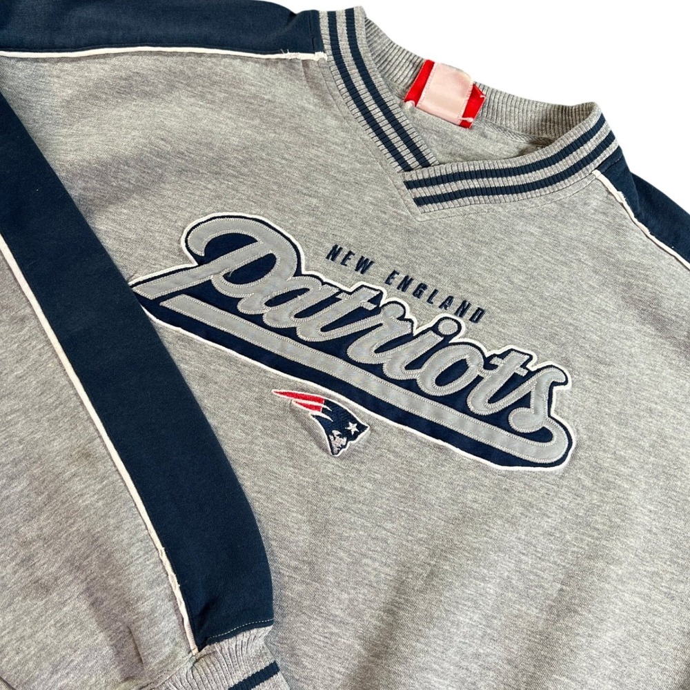 Vintage‎ New England Patriots Sweatshirt Mens 2XL Gray Blue Embroidered V-Neck